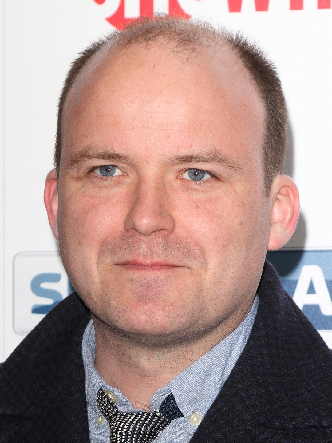 How tall is Rory Kinnear?